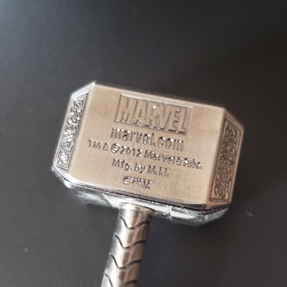 Marvel Thor Mjolnir Hammer key chain - Picture 5 of 5